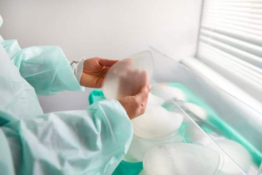 prothese mammaire a vie augmentation mammaire docteur jerry levy chirurgien esthetique specialiste chirurgie mammaire paris