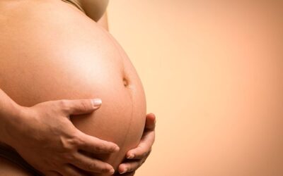 Augmentation mammaire et grossesse : est-ce compatible ?